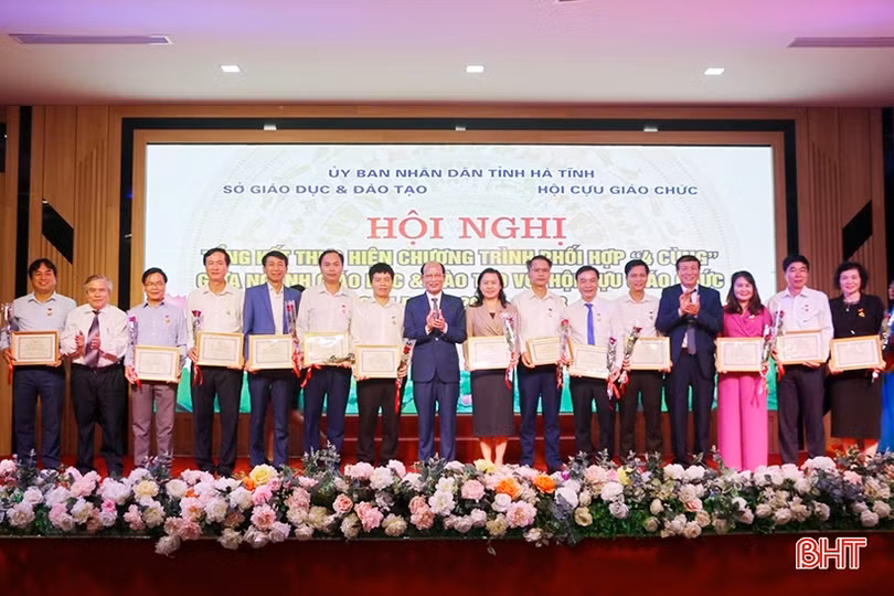 Tiếp tục phối hợp “4 cùng” giữa ngành GD&ĐT với Hội Cựu giáo chức