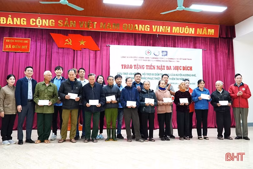Gần 310 triệu đồng đến với vùng lũ Hương Khê