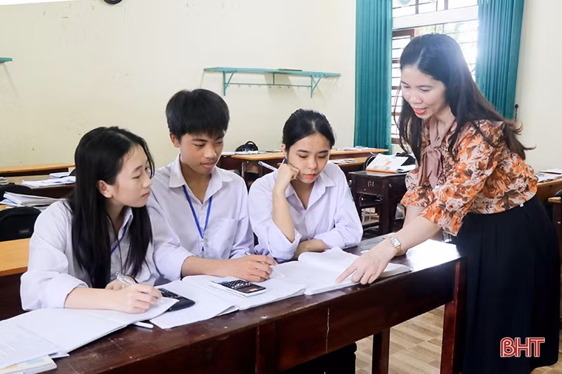 Thủ khoa Toán học sinh giỏi tỉnh và bộ sưu tập giải thưởng đáng nể