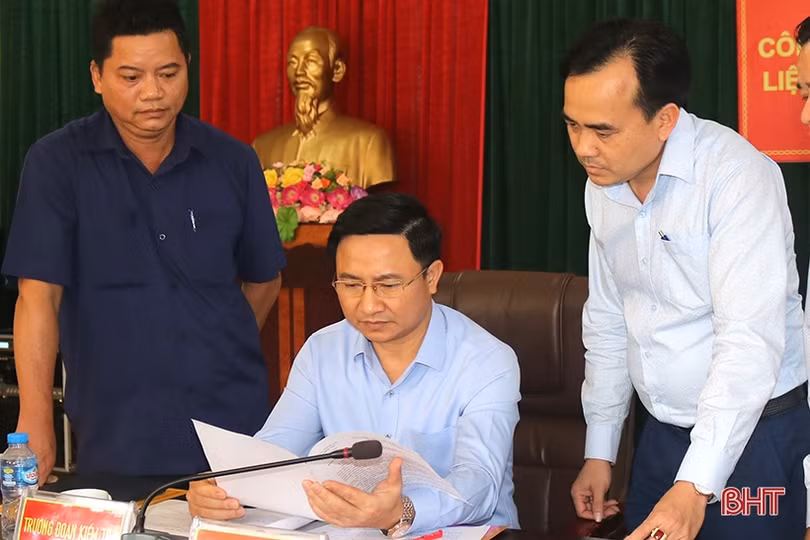 Lãnh đạo Quân khu 4 kiểm tra công tác tìm kiếm hài cốt liệt sỹ tại Lào