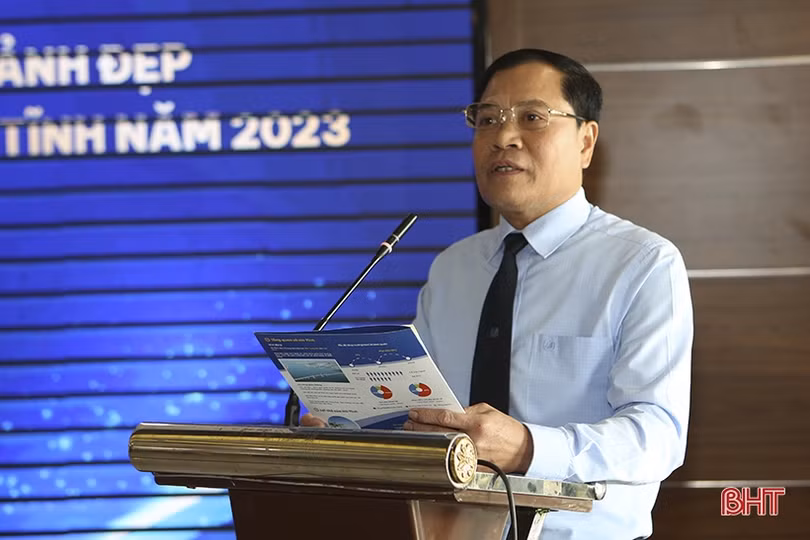 Trao thưởng Cuộc thi Ảnh đẹp và video clip ấn tượng về du lịch Hà Tĩnh