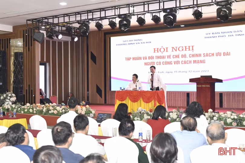 Đối thoại, hướng dẫn giải quyết chính sách cho người có công ở TP Hà Tĩnh
