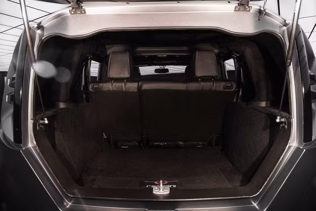 rezvani tank xe suv manh 500 ma luc co camera nhiet quan sat ban dem