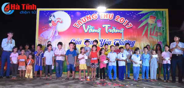 photo trung thu ron rang khap noi noi o ha tinh
