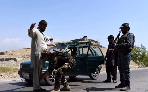 An ninh tại Afghanistan cho đến nay vẫn luôn là vấn đề nhức nhối. Ảnh: AFP tron 16 nam my can du vao afghanistan an ninh van la van de nhuc nhoi
