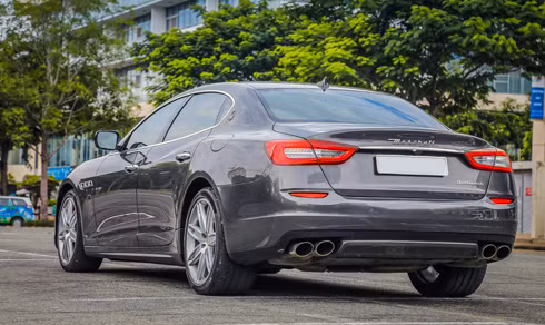 maserati quattroporte sieu xe duong pho gia 6 ty dong