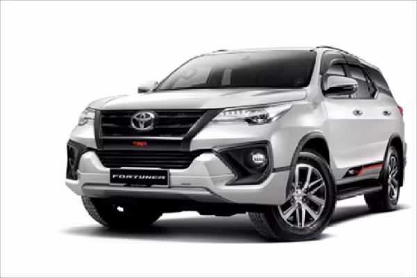 toyota fortuner 2017 may dau co them 2 ban trang bi moi gia tu 995 trieu