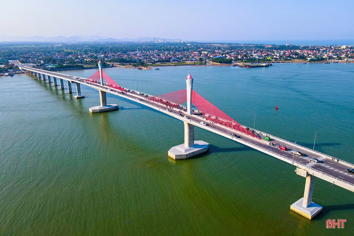 Những công trình trọng điểm ở Hà Tĩnh qua góc máy flycam