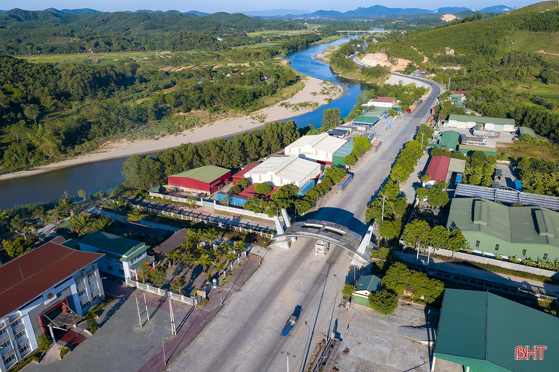 Những công trình trọng điểm ở Hà Tĩnh qua góc máy flycam