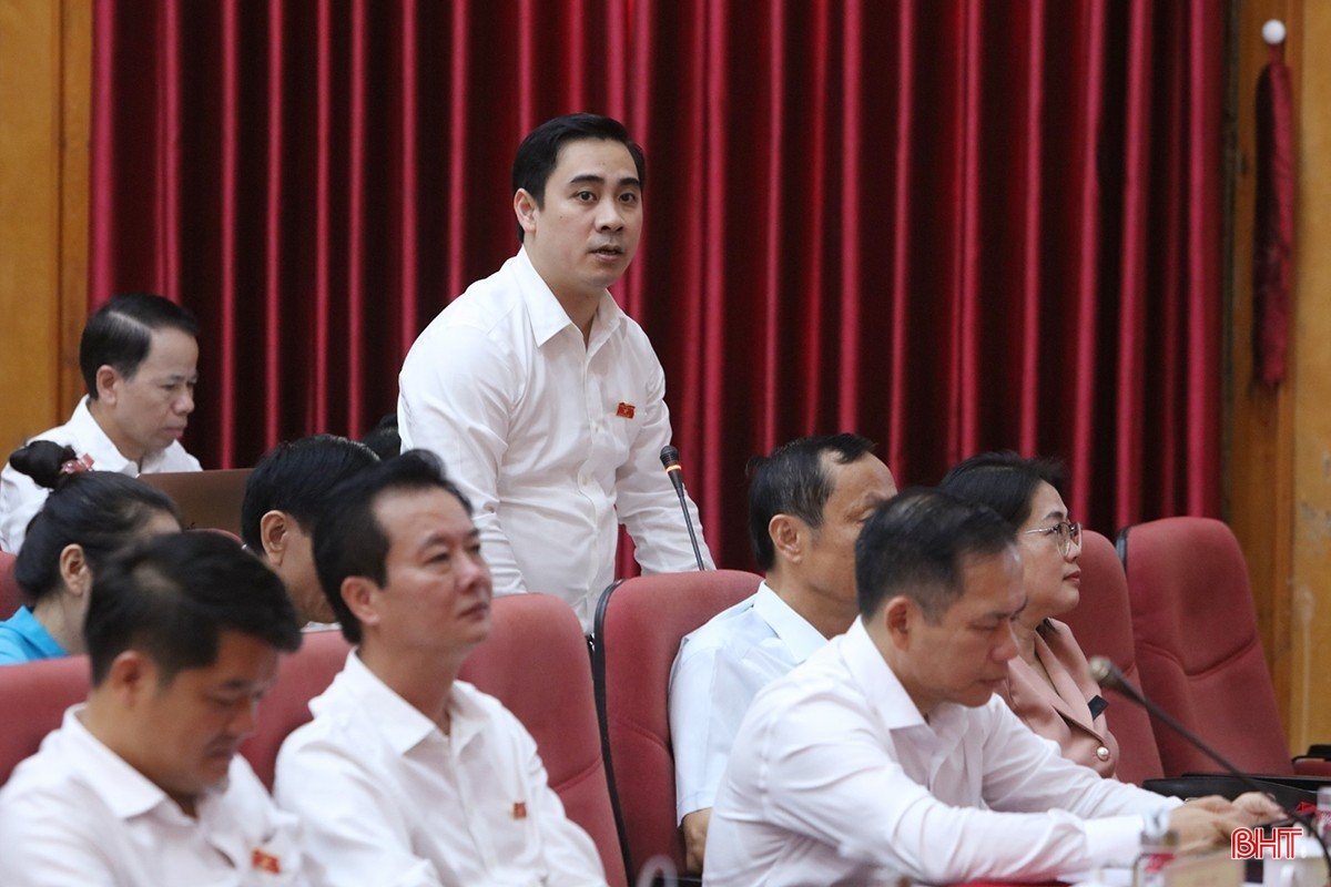 Đại biểu HĐND tỉnh chất vấn tư lệnh các ngành nội vụ, y tế, tài nguyên và môi trường