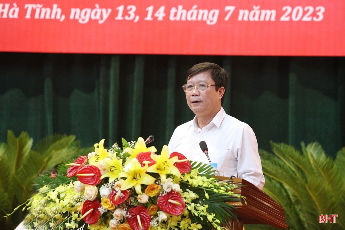 Đại biểu HĐND tỉnh chất vấn tư lệnh các ngành nội vụ, y tế, tài nguyên và môi trường