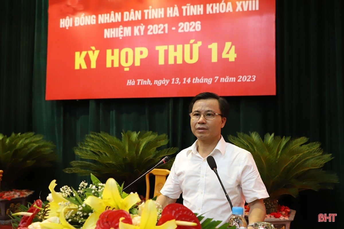 Đại biểu HĐND tỉnh chất vấn tư lệnh các ngành nội vụ, y tế, tài nguyên và môi trường