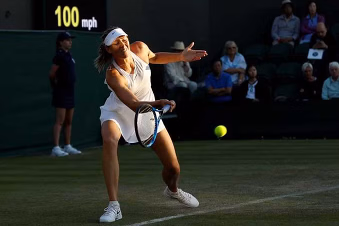 Sharapova bị loại ở trận đầu Wimbledon sau 3 năm vắng bóng