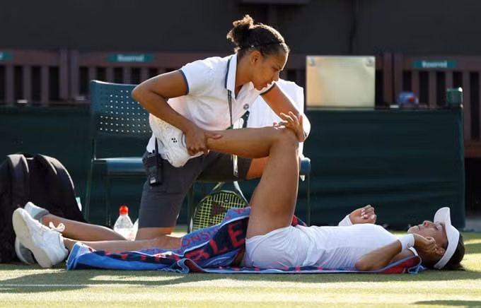 Sharapova bị loại ở trận đầu Wimbledon sau 3 năm vắng bóng