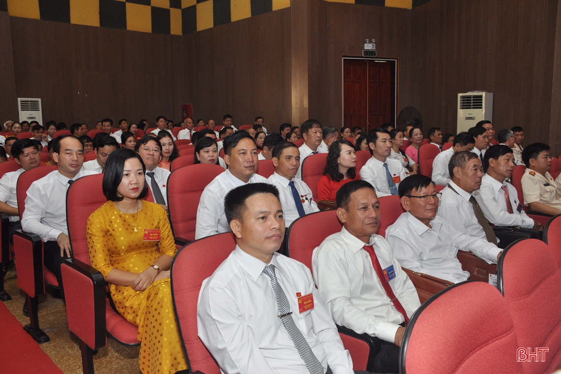38 đồng chí được bầu vào Ban Chấp hành Đảng bộ huyện Hương Khê nhiệm kỳ 2020 - 2025