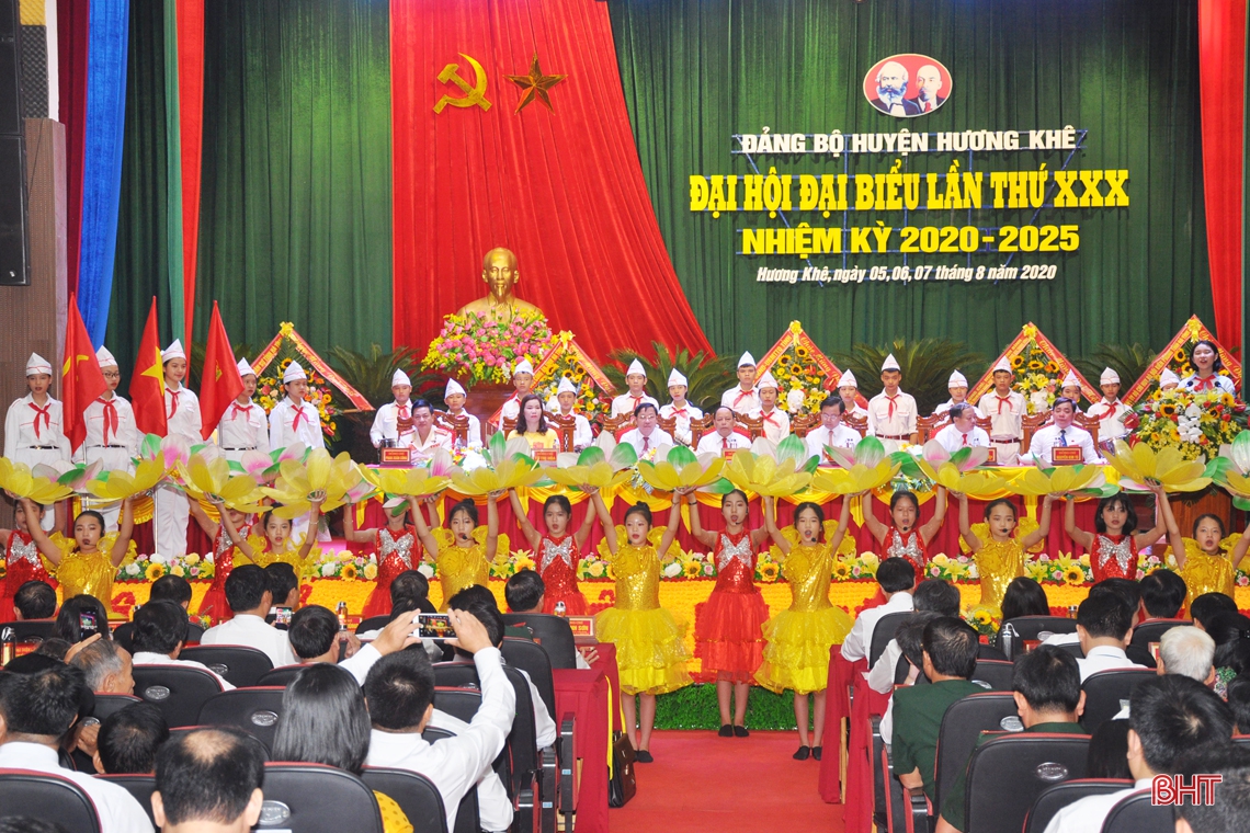 38 đồng chí được bầu vào Ban Chấp hành Đảng bộ huyện Hương Khê nhiệm kỳ 2020 - 2025