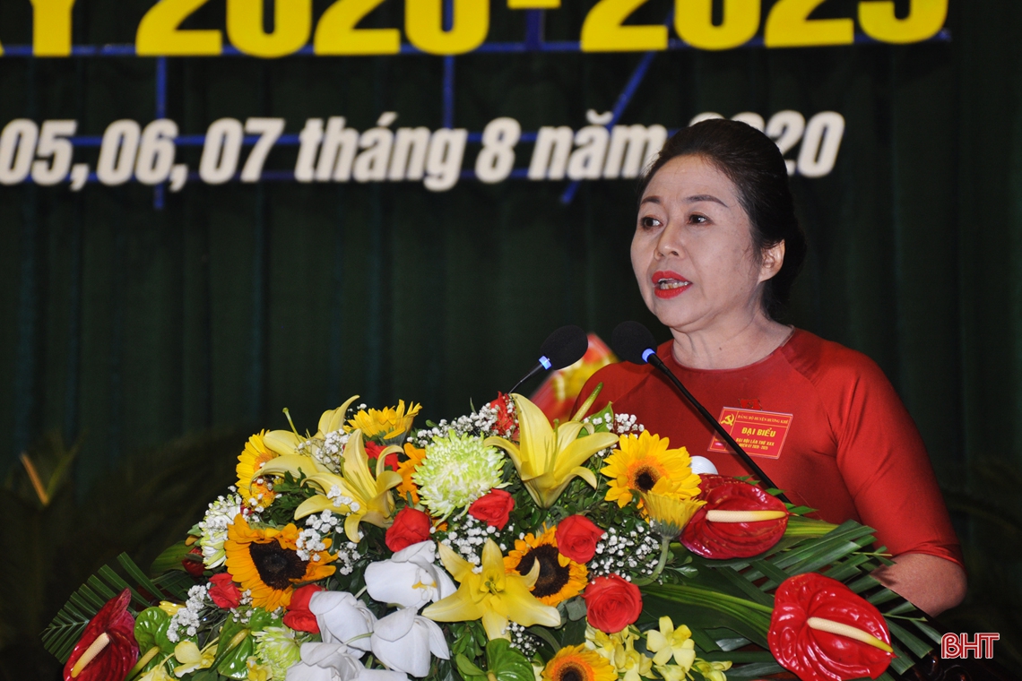 Đồng chí Lê Ngọc Huấn được bầu giữ chức Bí thư Huyện ủy Hương Khê nhiệm kỳ 2020 - 2025