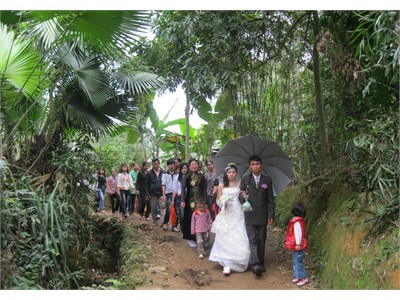 Đám cưới quê giản dị mà không kém phần long trọng Đám cưới quê giản dị mà không kém phần long trọng