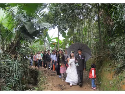 Đám cưới quê giản dị mà không kém phần long trọng