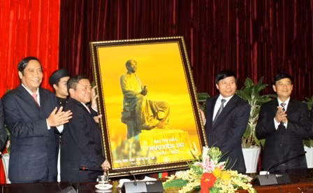 Giao lưu nghệ thuật đặc biệt “Thắm đượm nghĩa tình Bắc Ninh – Hà Tĩnh” ảnh 2