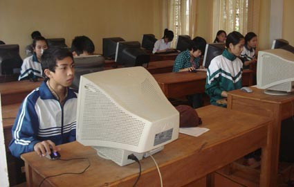 Máy vi tính là phương tiện học tập tiện ích của học sinh, nhưng cũng là mục tiêu mà bọn đạo chích săn lùng.