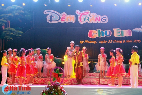 Đêm trăng Trung thu trên vùng tái định cư Kỳ Anh ảnh 1