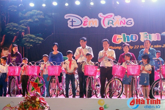 Đêm trăng Trung thu trên vùng tái định cư Kỳ Anh ảnh 3