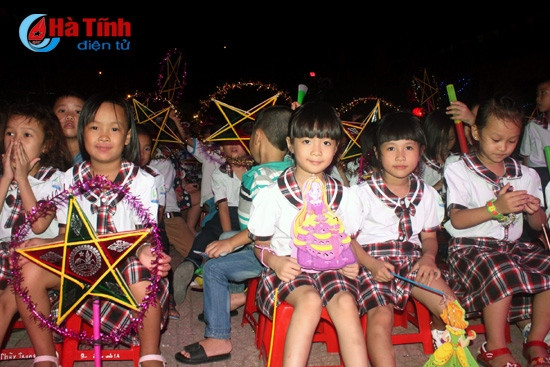 Đêm trăng Trung thu trên vùng tái định cư Kỳ Anh ảnh 9