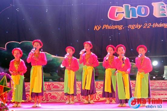 Đêm trăng Trung thu trên vùng tái định cư Kỳ Anh ảnh 8