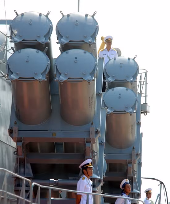 Đại tá Phạm Khắc Lượng - Phó Tư lệnh Vùng 2 Hải quân - cho biết, tàu tên lửa tấn công nhanh 12418 có sức chiến đấu cao, trang bị vũ khí hiện đại, đồng bộ, sức cơ động nhanh, có thể độc lập hoặc hiệp đồng tác chiến với các lực lượng khác trong các chiến dịch của Quân chủng để bảo vệ chủ quyền biển đảo, thềm lục địa của Tổ quốc.