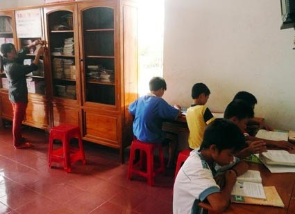 Đã nghỉ hè nhưng các cháu ở Làng SOS vẫn ôn tập bài vở, đọc sách báo