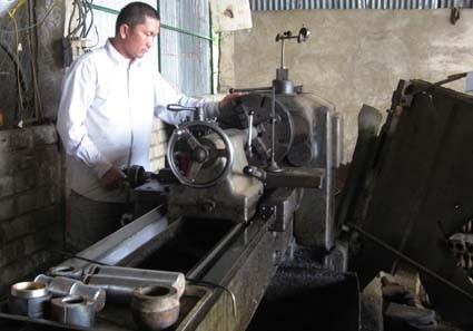 Từ chính sách khuyên công các DN đổi mới công nghệ sản xuất.