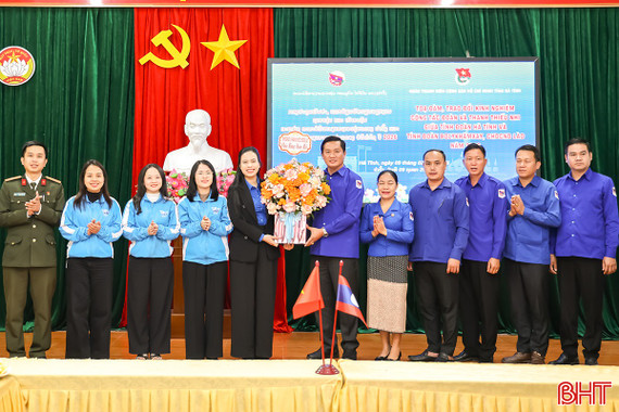 Thắt chặt tình đoàn kết giữa tuổi trẻ Hà Tĩnh và Bolikhămxay