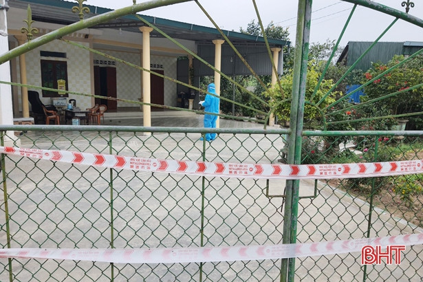 Hà Tĩnh test nhanh 1.548 người để sàng lọc nguy cơ dịch trong cộng đồng