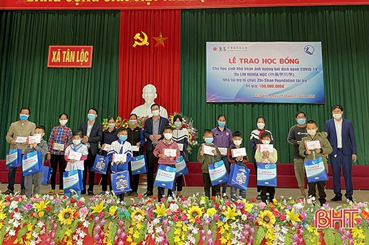 Hỗ trợ 100 triệu đồng cho trẻ em Hà Tĩnh hồi hương có hoàn cảnh khó khăn