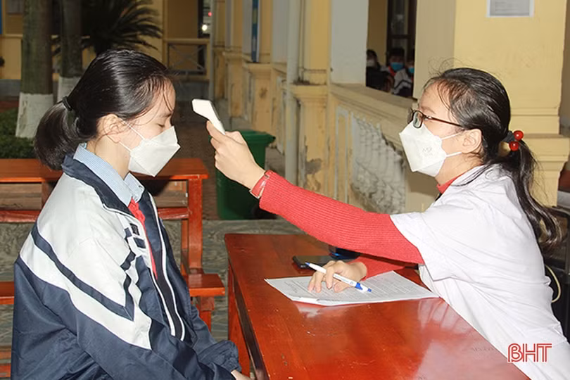 Các địa phương Hà Tĩnh tiếp tục tiêm phòng COVID-19 cho người từ 12 đến dưới 18 tuổi