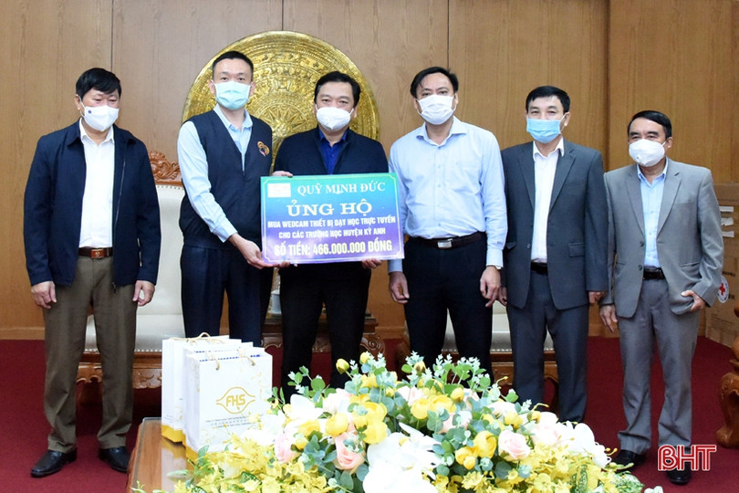 Formosa Hà Tĩnh trao 500 triệu đồng hỗ trợ huyện Kỳ Anh xây dựng nhà văn hóa cộng đồng kết hợp tránh trú bão lũ