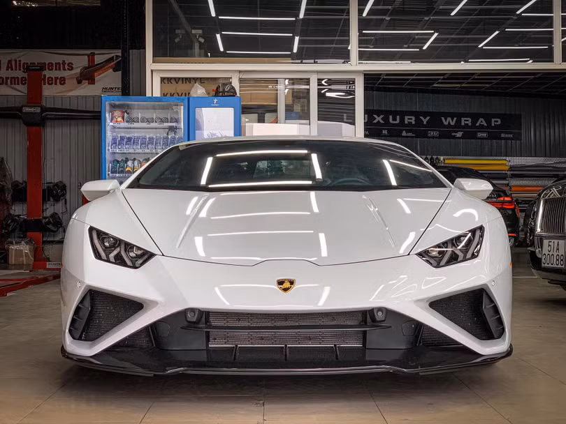 Lamborghini Huracan EVO RWD đầu tiên tại Việt Nam