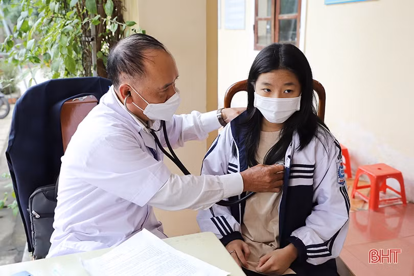 TP Hà Tĩnh tiêm hơn 5.000 liều vắc-xin phòng COVID-19 cho người từ 12 đến dưới 18 tuổi