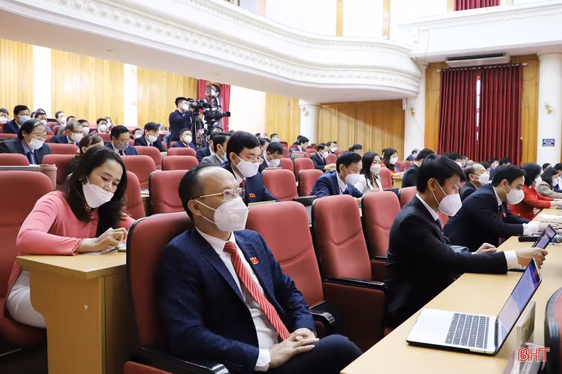 Đại biểu chất vấn vai trò của Sở LĐ-TB&XH Hà Tĩnh trong việc giữ chân lao động hồi hương do ảnh hưởng dịch