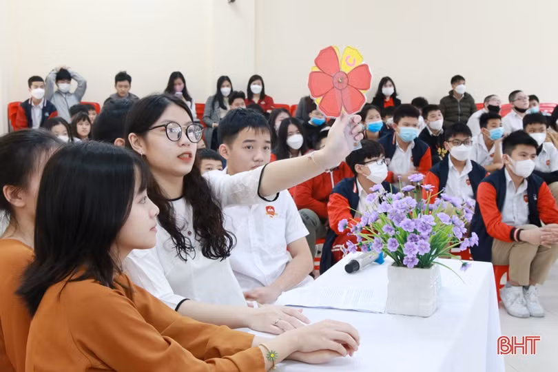Học sinh iSchool Hà Tĩnh trải nghiệm sáng tạo văn học “Hình tượng người lính trong mắt em”