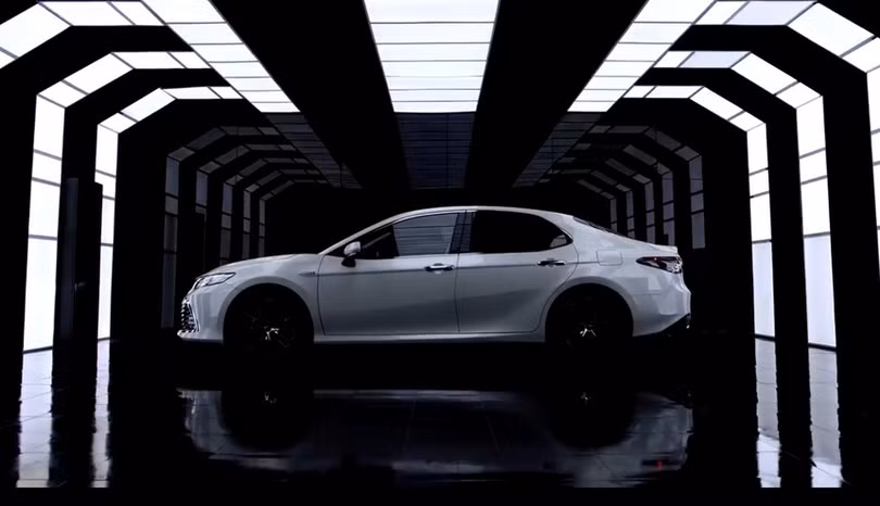 Toyota Camry 2022 ra mắt tại Việt Nam, giá từ 1,05 tỷ đồng