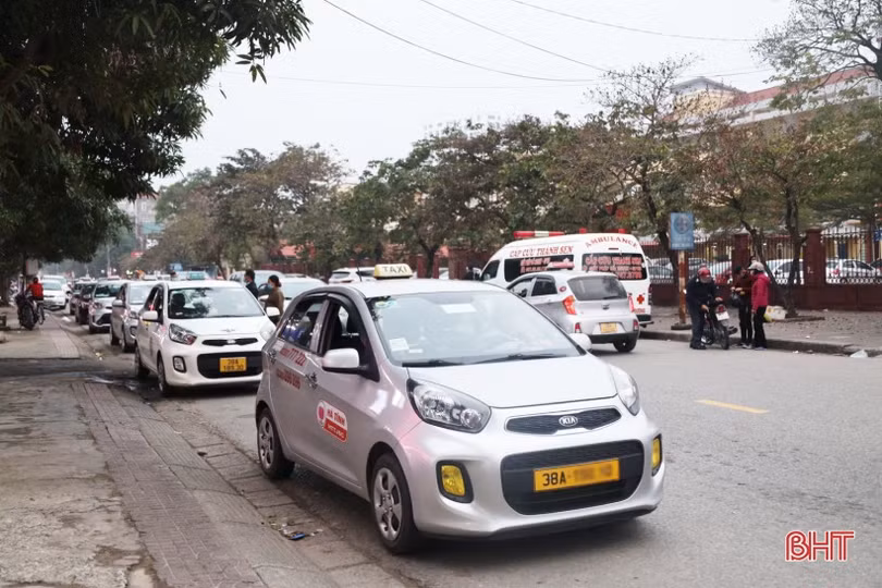 Tái diễn cảnh lộn xộn trước cổng Bệnh viện Đa khoa tỉnh Hà Tĩnh