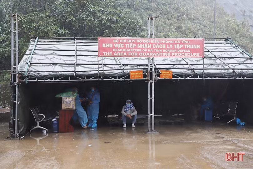 Cầu Treo nhộn nhịp thông thương những ngày cuối năm