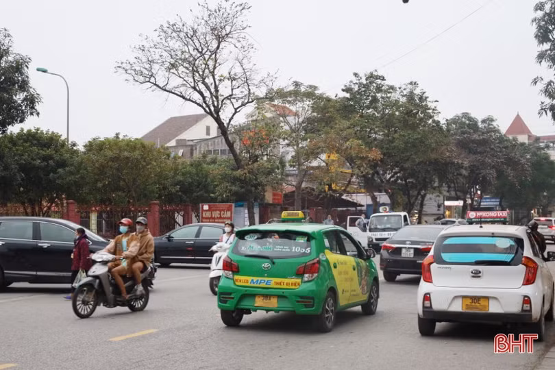 Tái diễn cảnh lộn xộn trước cổng Bệnh viện Đa khoa tỉnh Hà Tĩnh