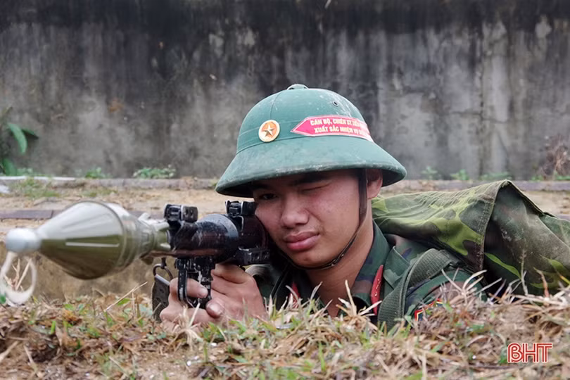 Xem chiến sỹ Trung đoàn 841 diễn tập vòng tổng hợp năm 2021