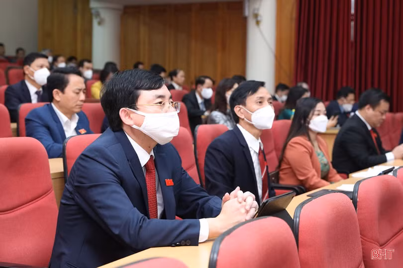 Đại biểu chất vấn vai trò của Sở LĐ-TB&XH Hà Tĩnh trong việc giữ chân lao động hồi hương do ảnh hưởng dịch