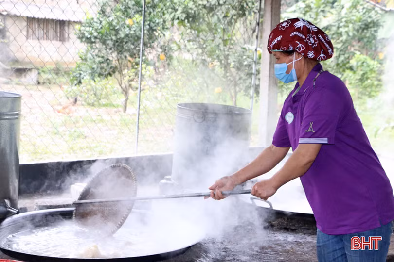 Linh hoạt kết nối, tìm kiếm khách hàng để mật mía Vũ Quang ngọt mãi