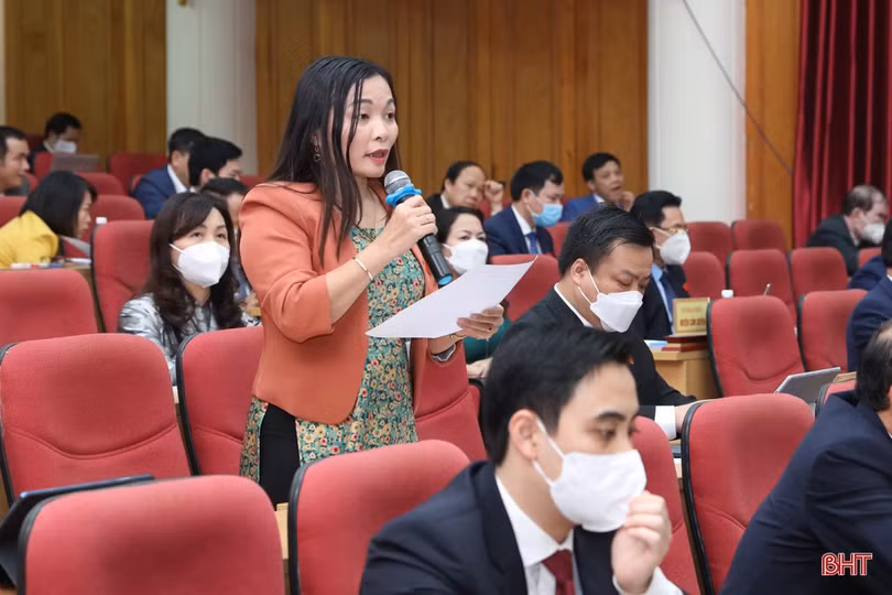 Đại biểu chất vấn vai trò của Sở LĐ-TB&XH Hà Tĩnh trong việc giữ chân lao động hồi hương do ảnh hưởng dịch