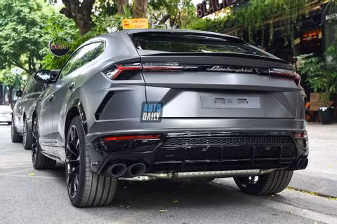 Siêu xe Lamborghini Urus với ngoại thất màu lạ mắt về Việt Nam